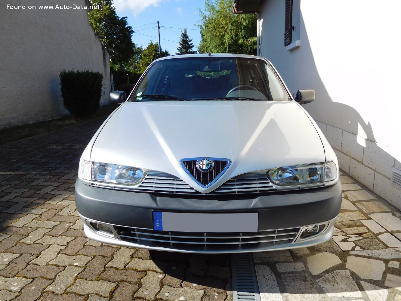 Specifications: Alfa Romeo 145 (930, facelift 1997) 1.6 Twin Spark (120 Hp) /1997, 1998, 1999/