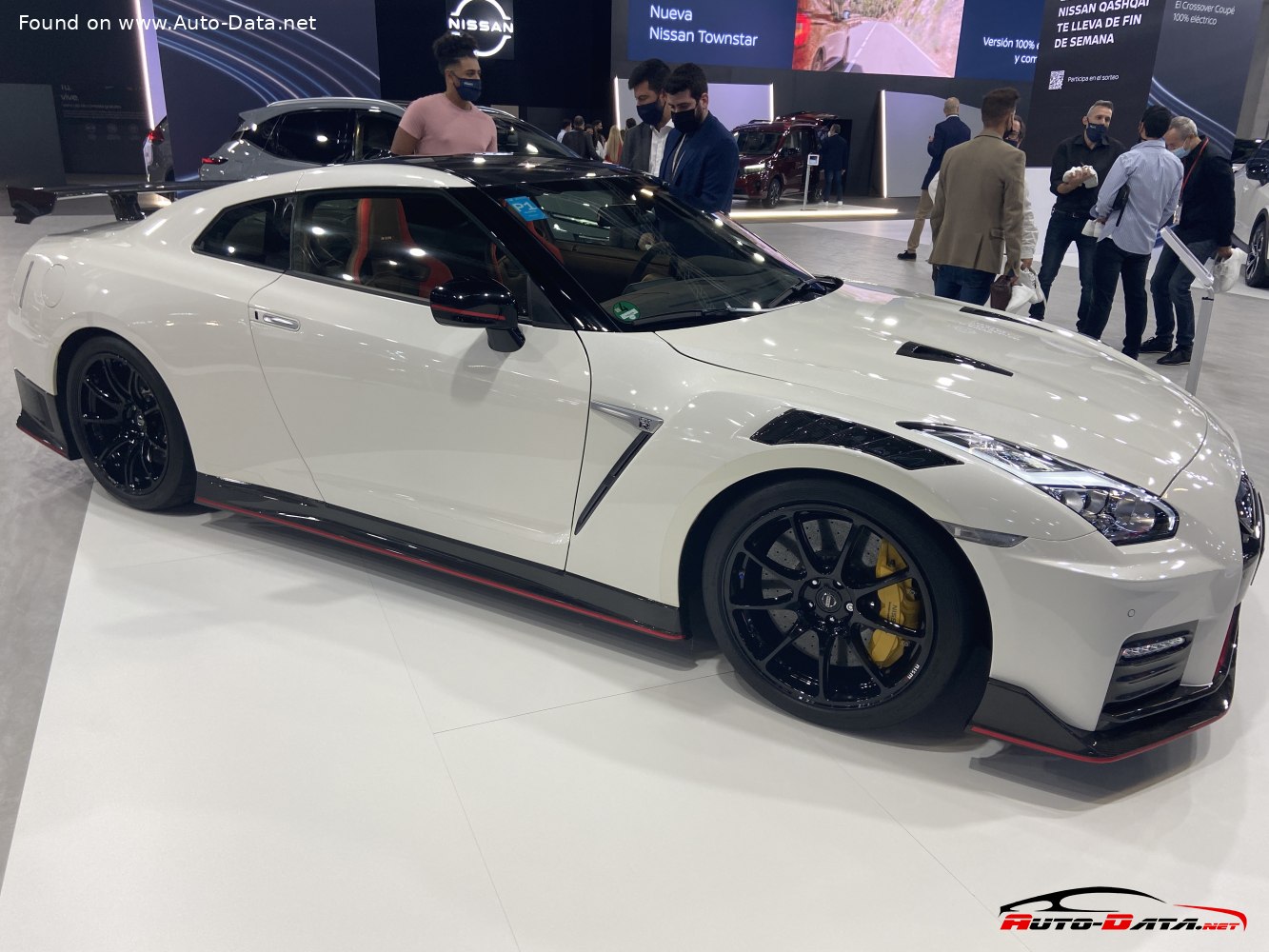 Specifications: Nissan GT-R (R35, facelift 2016) Nismo 3.8 V6 (600 Hp) AWD DCT 2019, 2020, 2021, 2022, 2023