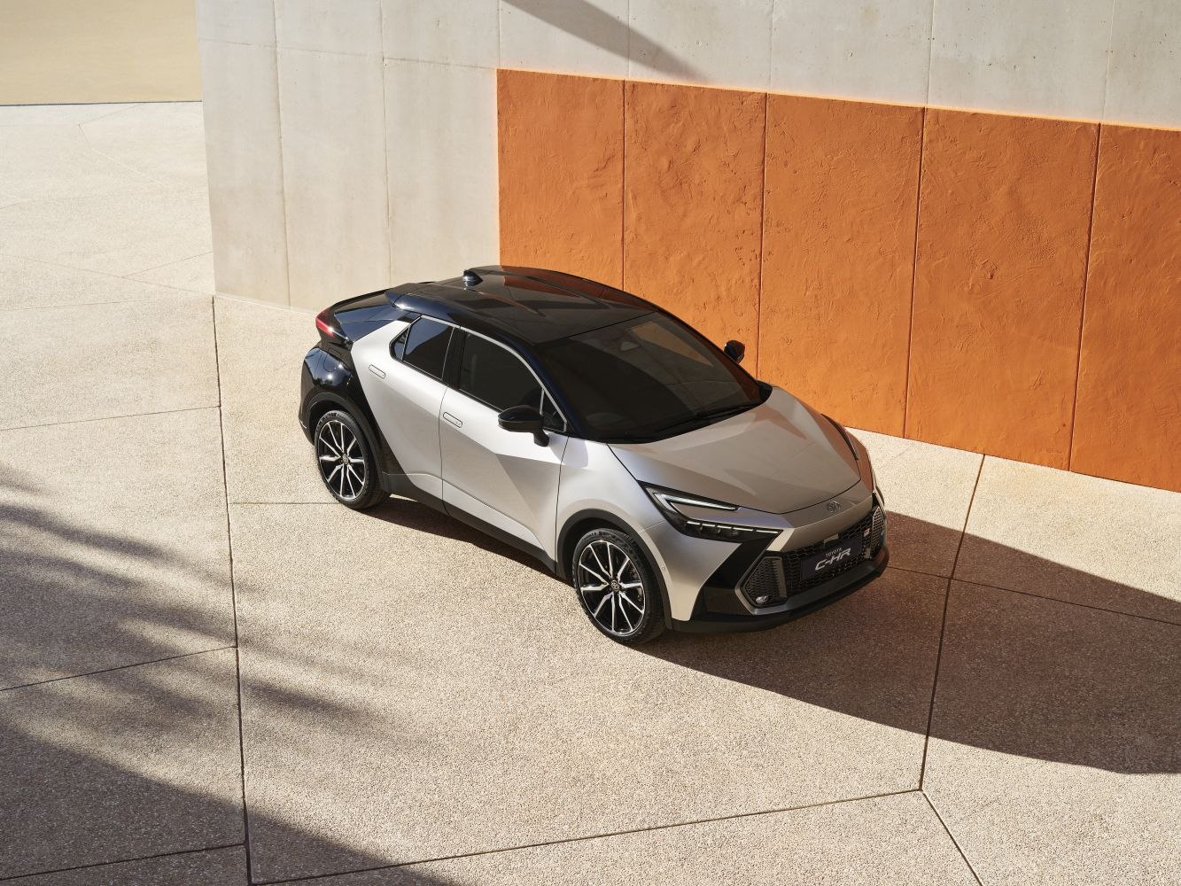 Specifications: Toyota C-HR II 2.0 (223 Hp) Plug-in Hybrid e-CVT 2023, 2024, 2025