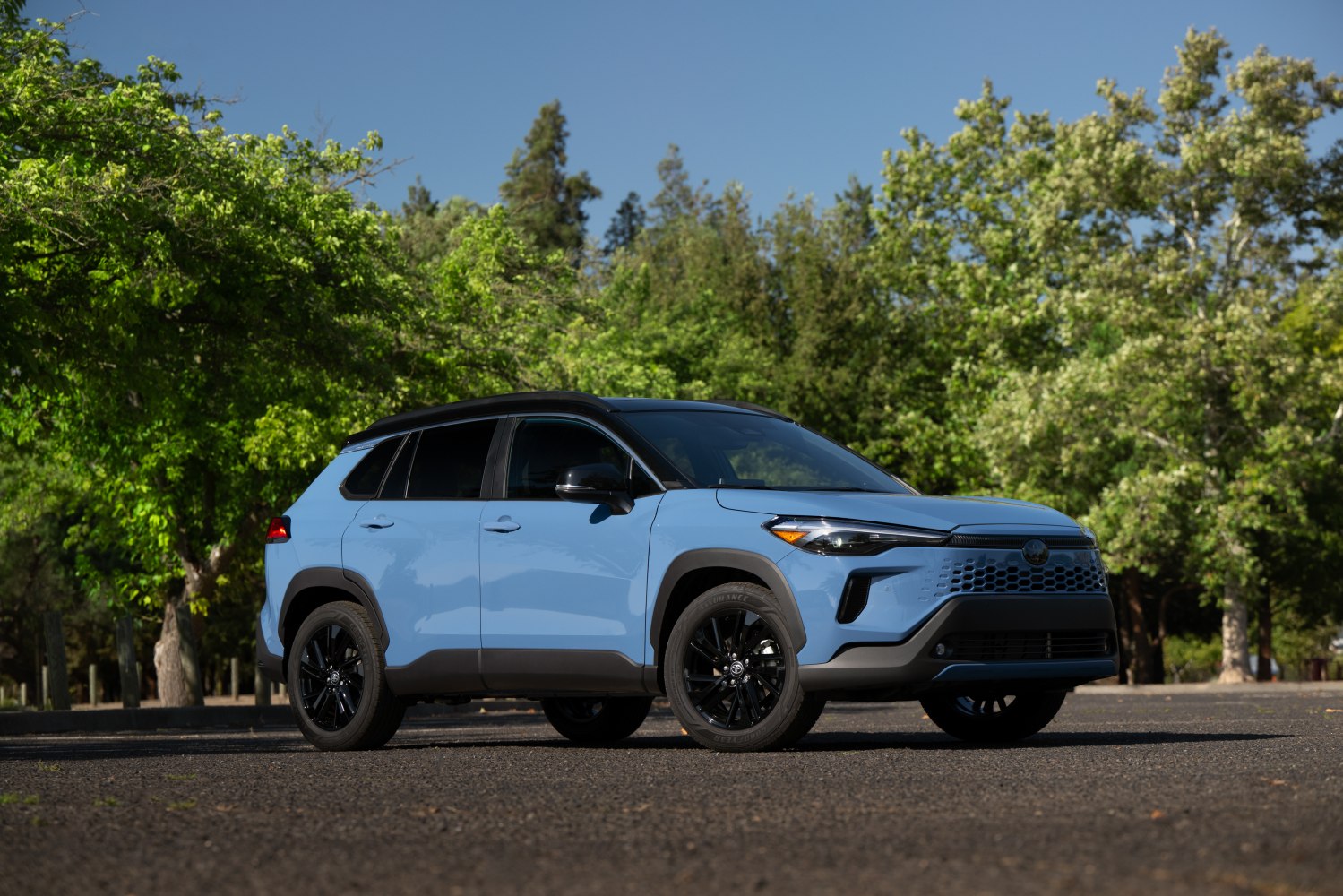 Specifications: Toyota Corolla Cross (facelift 2024) 2.0 (196 Hp) Hybrid AWD e-CVT 2025