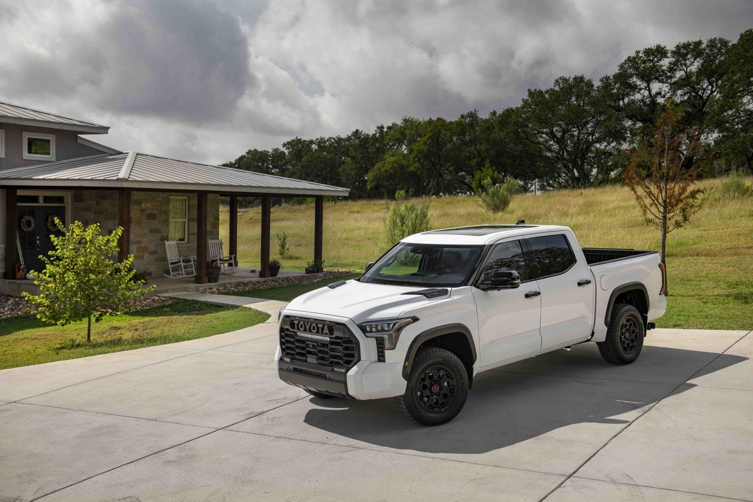 Specifications: Toyota Tundra III CrewMax Short Bed TRD Pro 3.5 V6 i-FORCE MAX (437 Hp) Hybrid 4WD-i ECT-i 2021, 2022, 2023, 2024, 2025