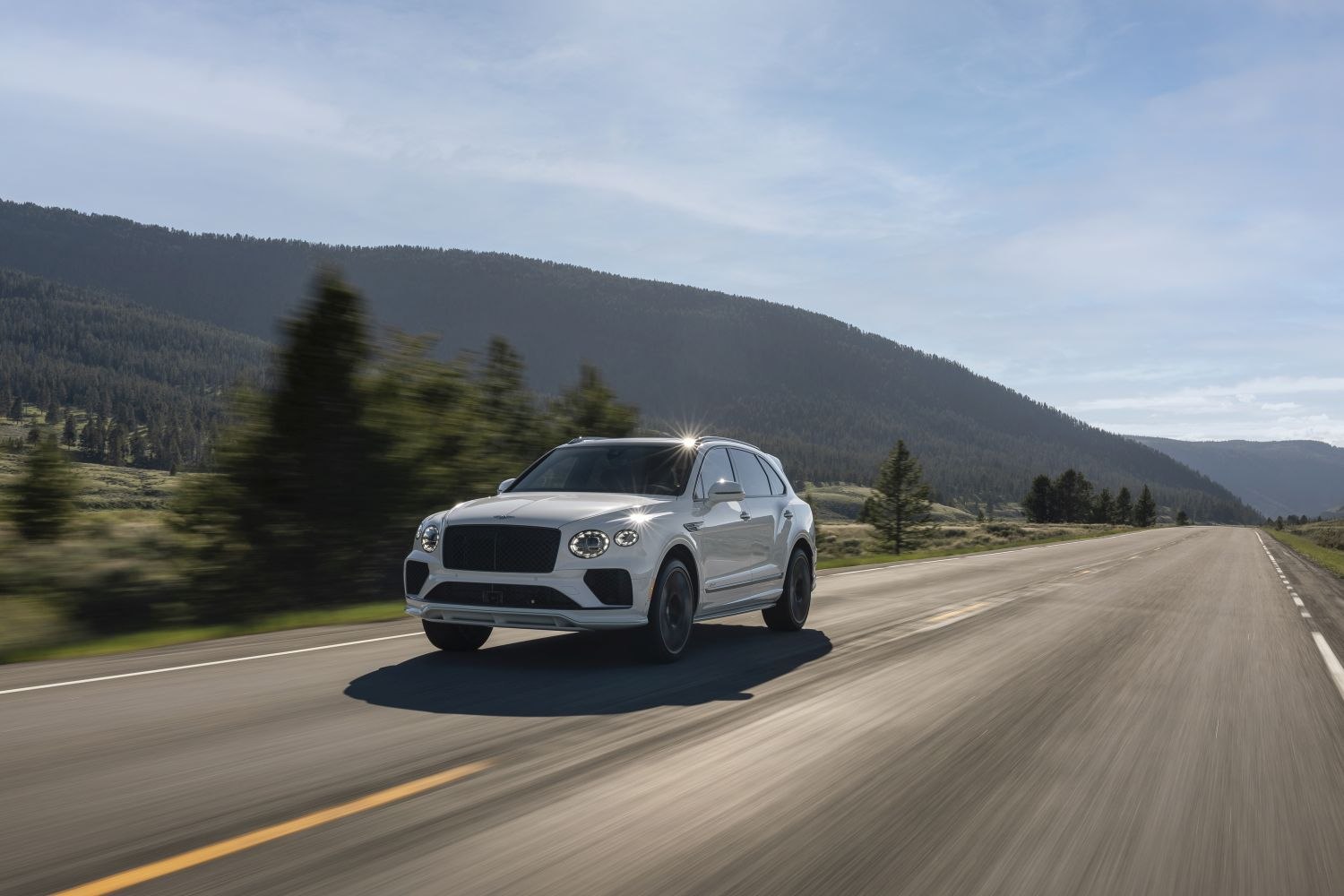 Specifications: Bentley Bentayga (facelift 2020) Speed 4.0 V8 (650 Hp) AWD Automatic 5 Seat 2025