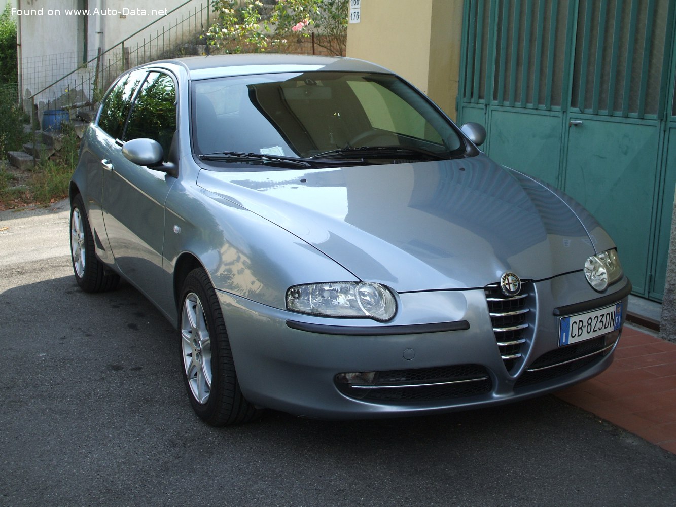 Specifications: Alfa Romeo 147 3-doors 1.6 Twin Spark 16V (105 Hp) /2000, 2001, 2002, 2003, 2004