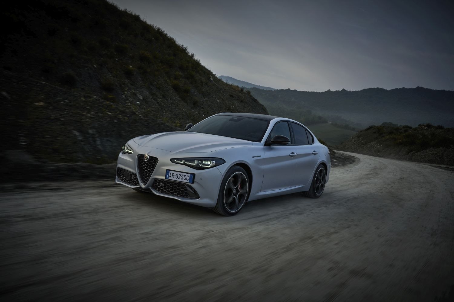 Specifications: Alfa Romeo Giulia (952, facelift 2022) 2.0 Turbo (280 Hp) Q4 Automatic /2022, 2023, 2024, 2025/