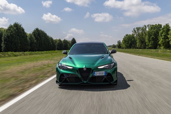 2016 Alfa Romeo Giulia (952) - Photo 1