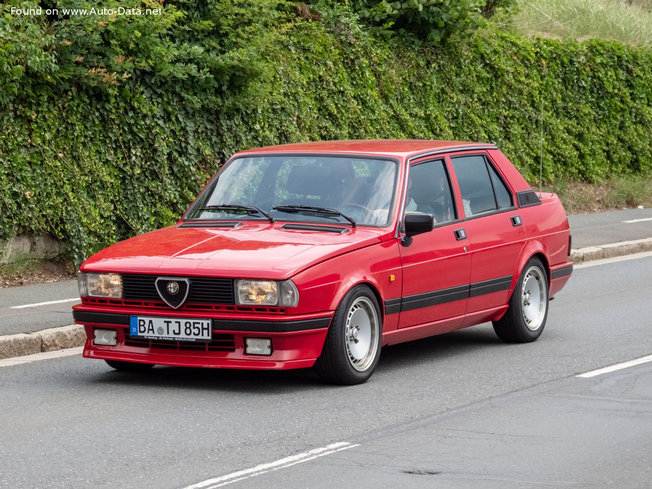 Specifications: Alfa Romeo Giulietta (116) 1.8 Turbo (150 Hp) /1984, 1985/