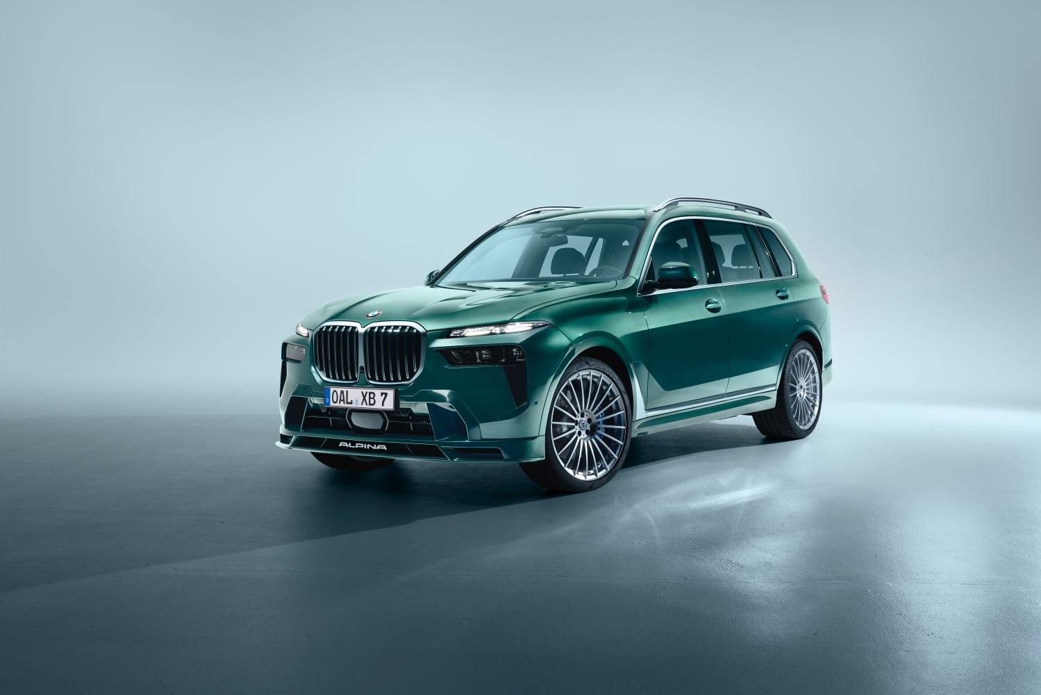 Specifications: Alpina XB7 (facelift 2022) Manufaktur 4.4 V8 (621 Hp) Mild Hybrid xDrive Switch-Tronic 2024, 2025