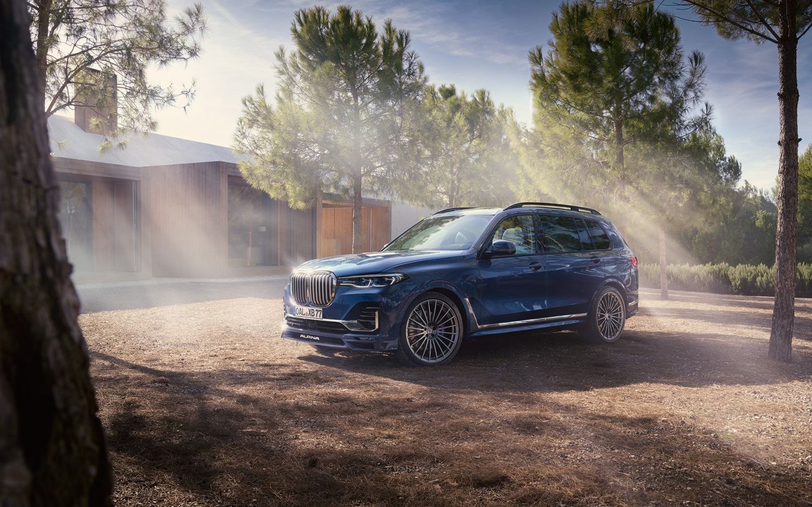 Specifications: Alpina XB7 4.4 V8 (621 Hp) xDrive Switch-Tronic 2020, 2021, 2022