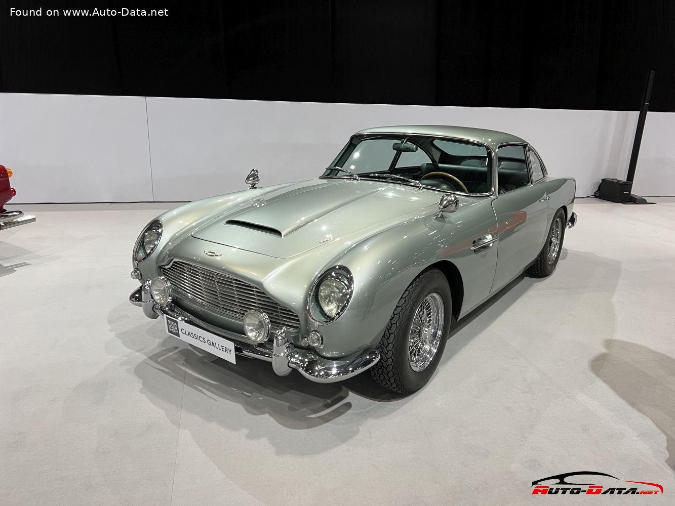Specifications: Aston Martin DB4 (Series 3) 3.7i (243 Hp) 1961, 1962