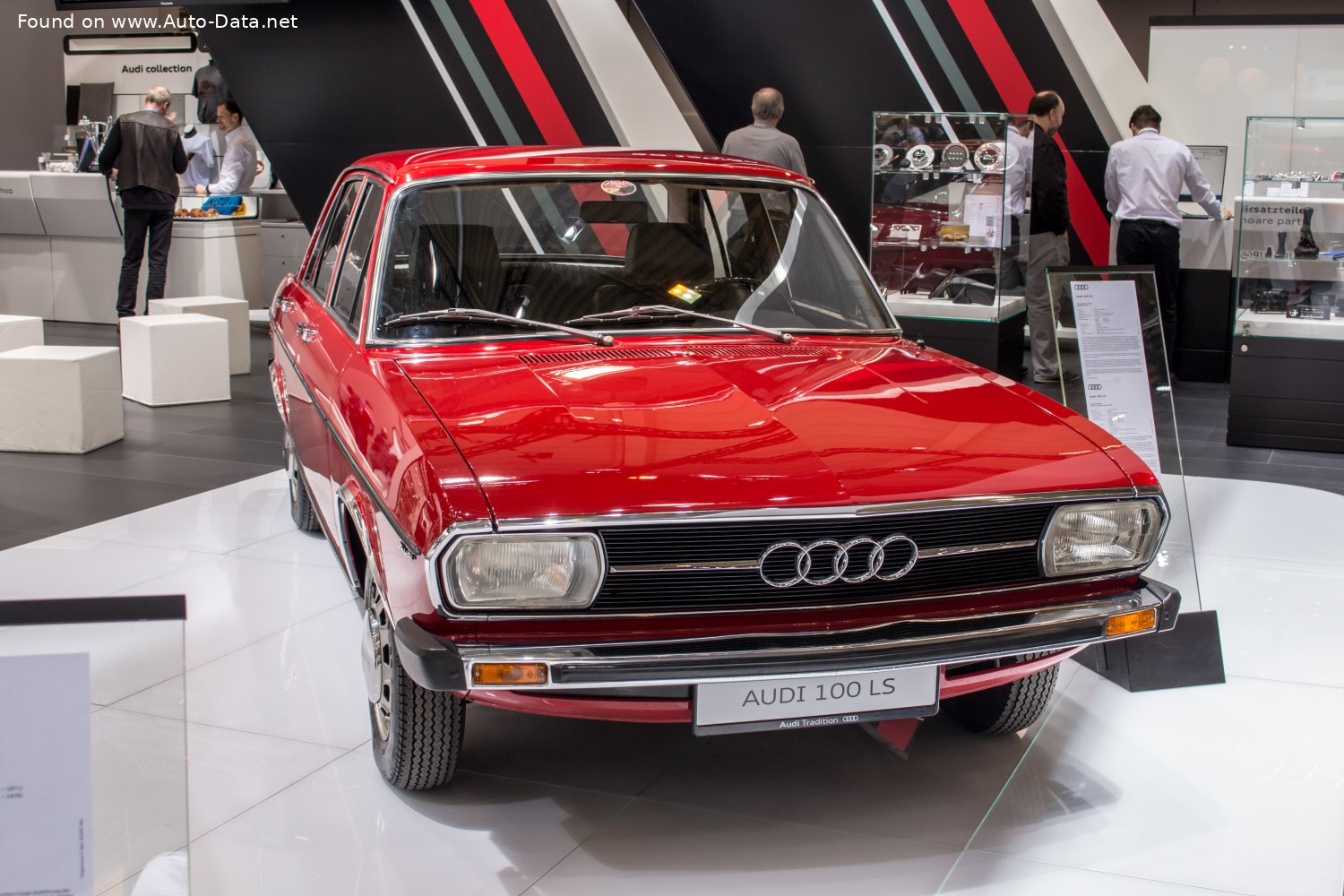 Specifications: Audi 100 (C1, facelift 1973) 1.6 L (85 Hp) 1974, 1975, 1976