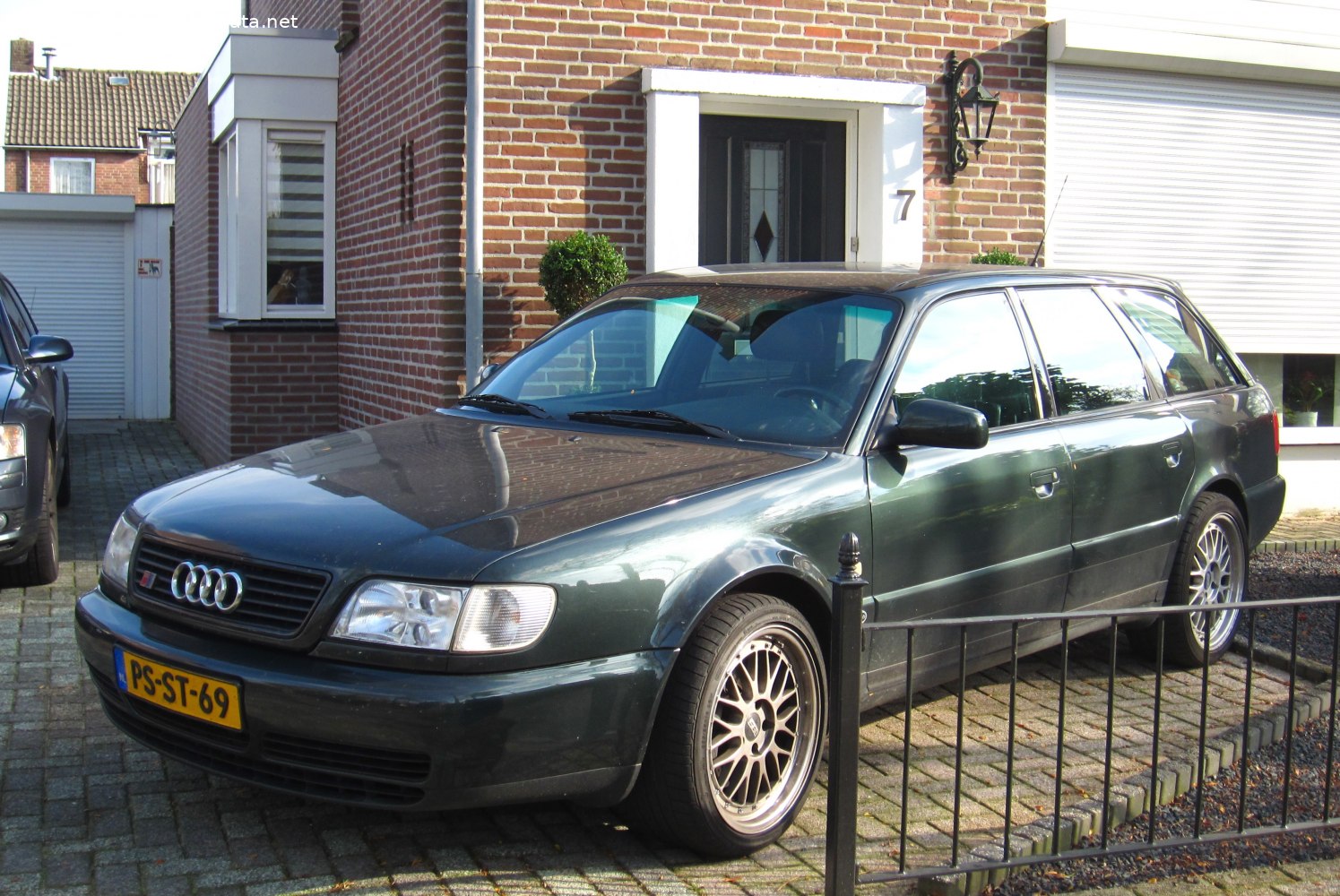 Specifications: Audi S6 Avant (4A,C4) 2.2i 20V Turbo (230 Hp) quattro Automatic 1994, 1995, 1996, 1997