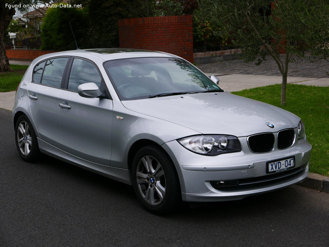 Specifications: BMW 1 Series Hatchback 5dr (E87 LCI, facelift 2007) 116i (122 Hp) 2007, 2008, 2009