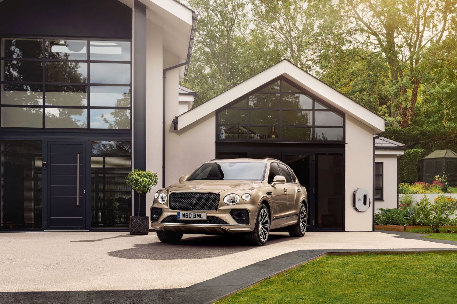 Specifications: Bentley Bentayga (facelift 2020) 3.0 V6 TFSi (449 Hp) Plug-in Hybrid AWD Automatic 5 Seat 2021, 2022