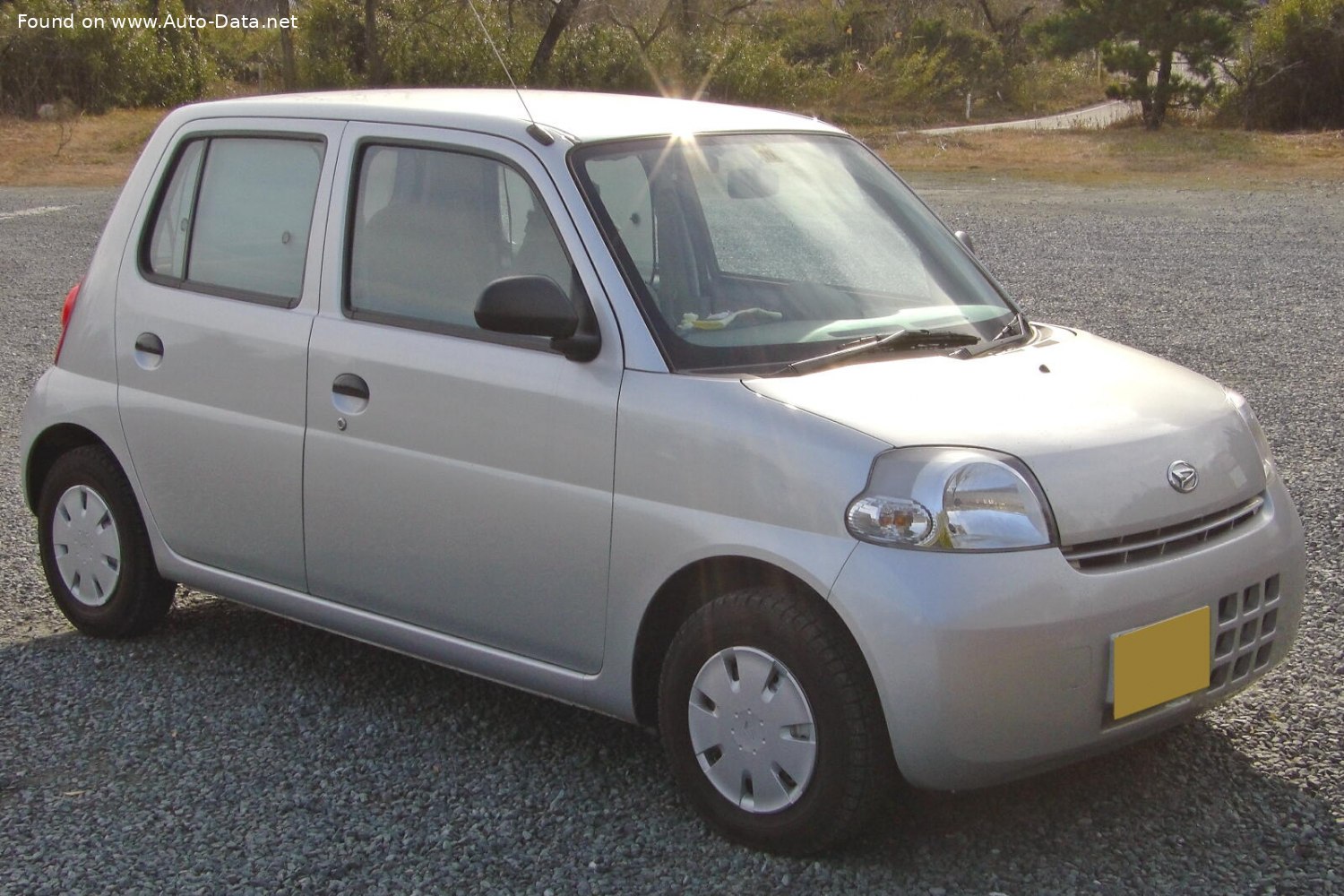 Specifications: Daihatsu Esse (J) 0.7 i 12V (58 Hp) 2006, 2007, 2008, 2009, 2010, 2011