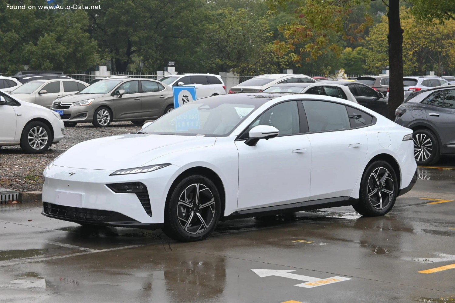 Specifications: DongFeng e pi 007 70.26 kWh (544 Hp) Electric 4WD 2024, 2025