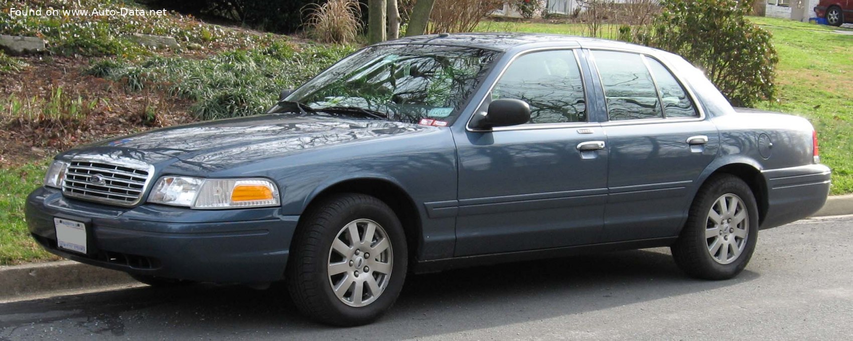 Specifications: Ford Crown Victoria (P7 facelift 2003) 4.6 i V8 32V (227 Hp) 2003, 2004, 2005, 2006, 2007, 2008, 2009, 2010