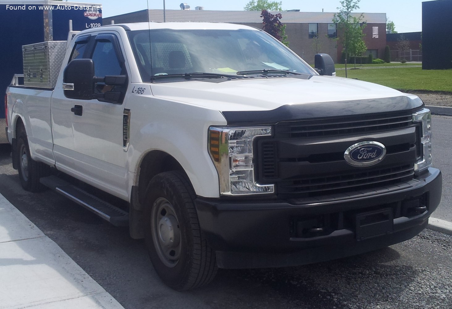 Specifications: Ford F-250 Super Duty IV Super Cab Long box 6.7d V8 (450 Hp) Automatic 2017, 2018, 2019