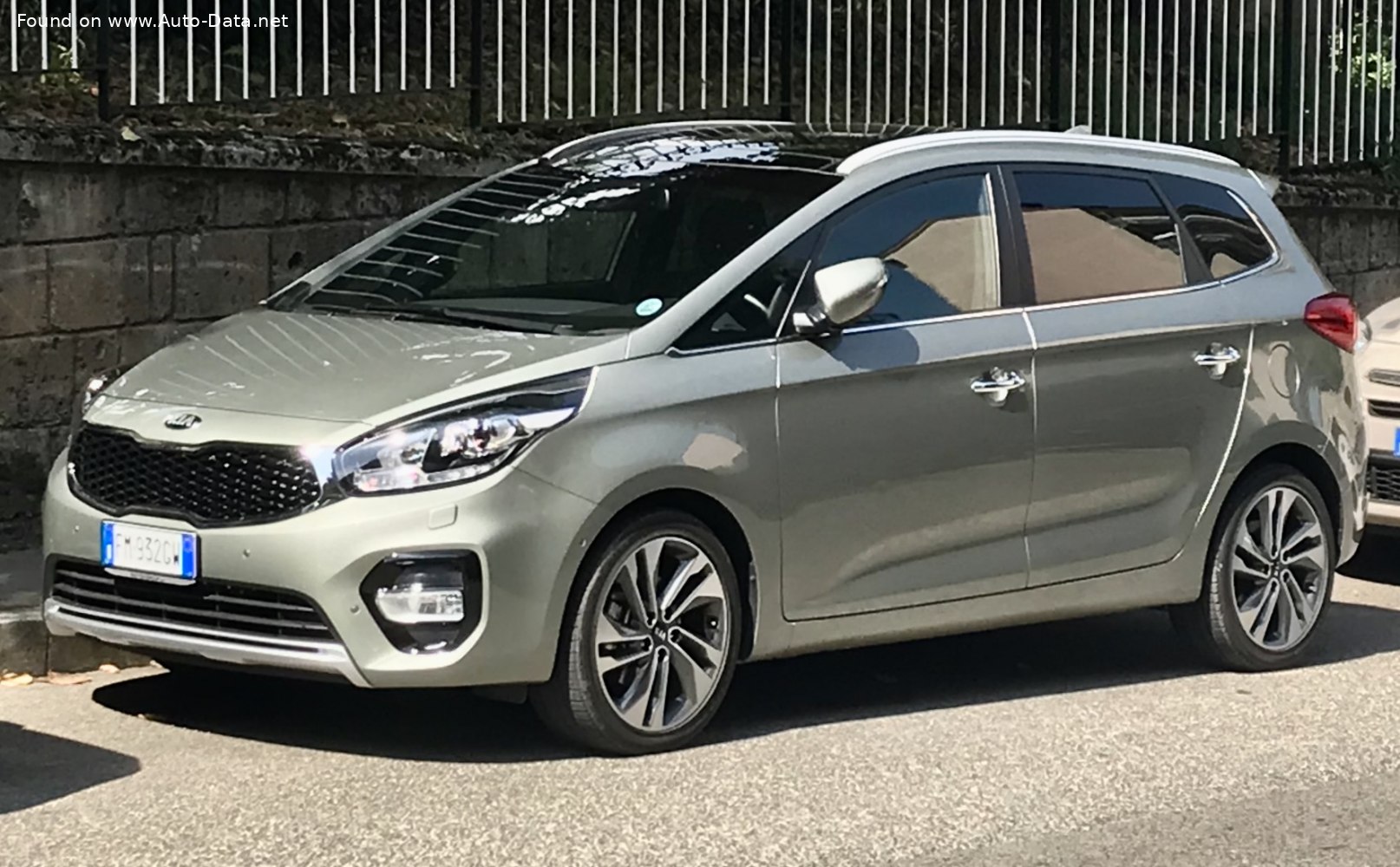 Specifications: Kia Carens III (facelift 2016) 2.0 GDI (166 Hp) Automatic 2016, 2017, 2018, 2019