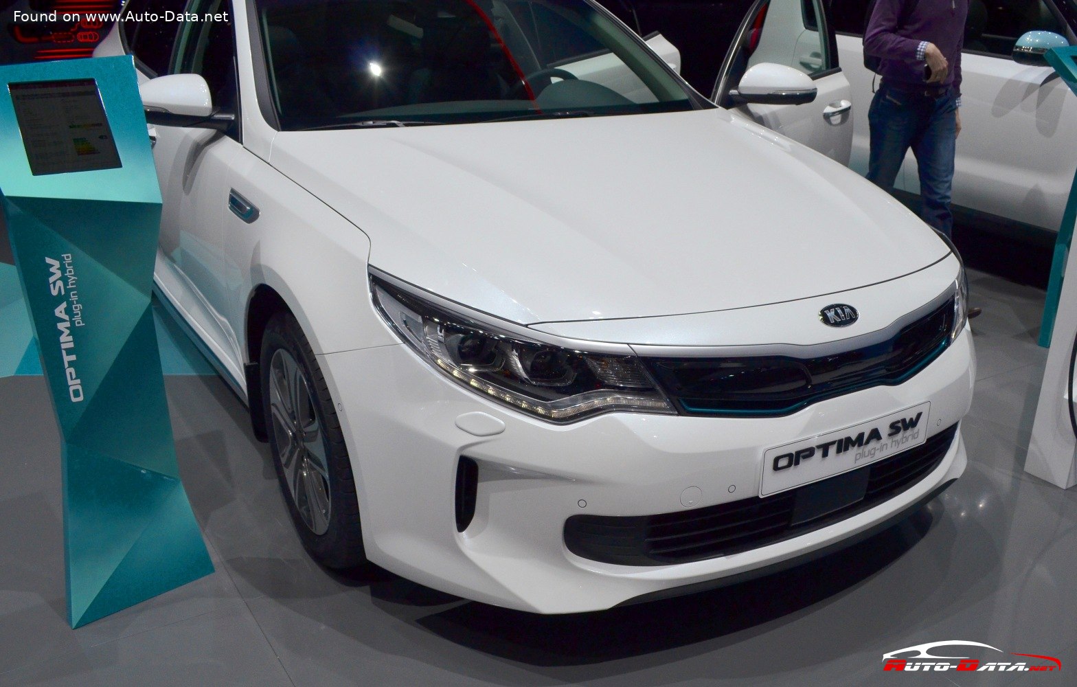 Specifications: Kia Optima IV Sportswagon 2.0 GDI (205 Hp) Plug-in Hybrid Automatic 2017, 2018