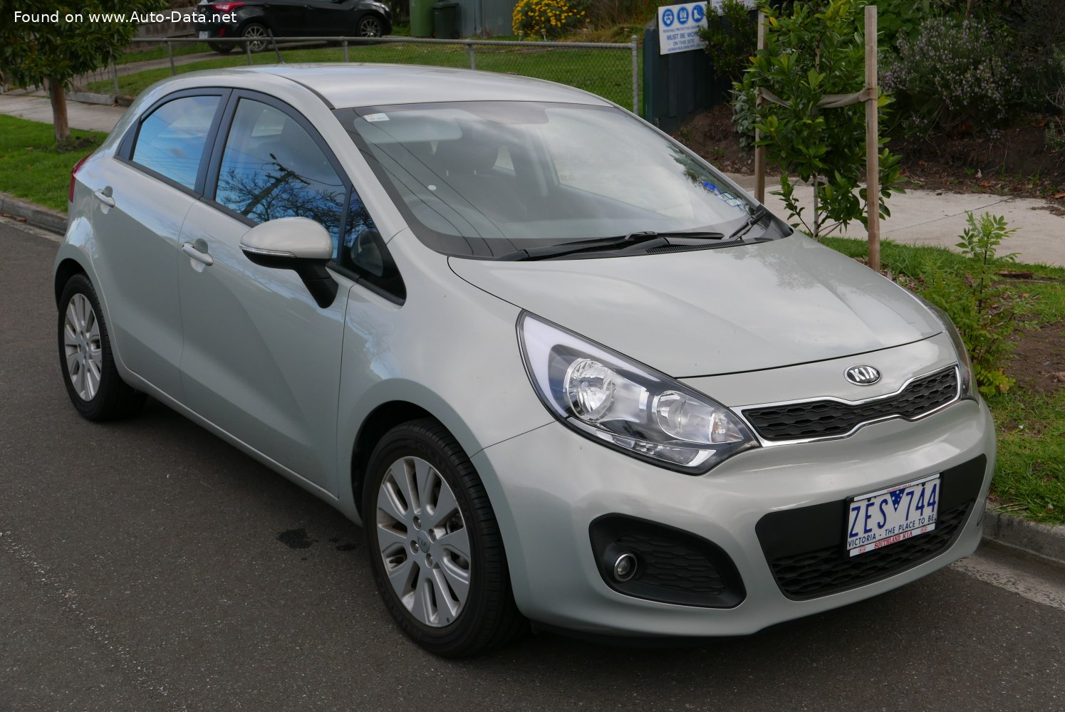 Specifications: Kia Rio III Hatchback (UB) 1.4 16V (109 Hp) automatic 2011, 2012, 2013, 2014, 2015