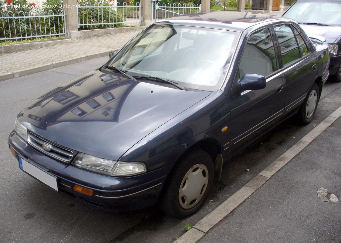 Specifications: Kia Sephia (FA) 1.5i 16V (105 Hp) 1996, 1997, 1998