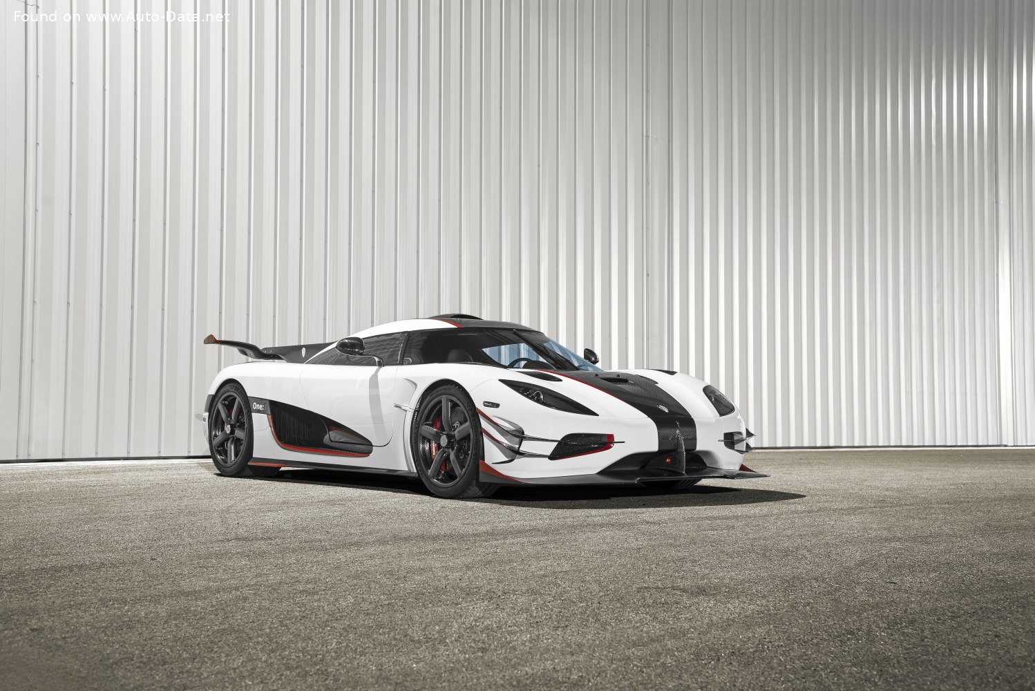 Specifications: Koenigsegg One:1 5.0 V8 (1360 Hp) Automatic 2014, 2015