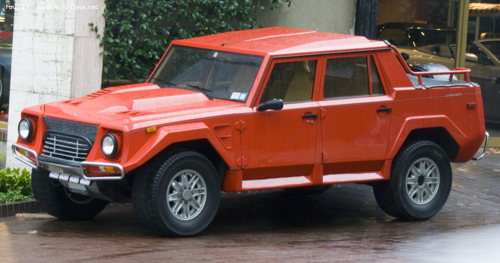 Specifications: Lamborghini LM002 5.2 (450 Hp) 1986, 1987, 1988, 1989, 1990, 1991, 1992, 1993