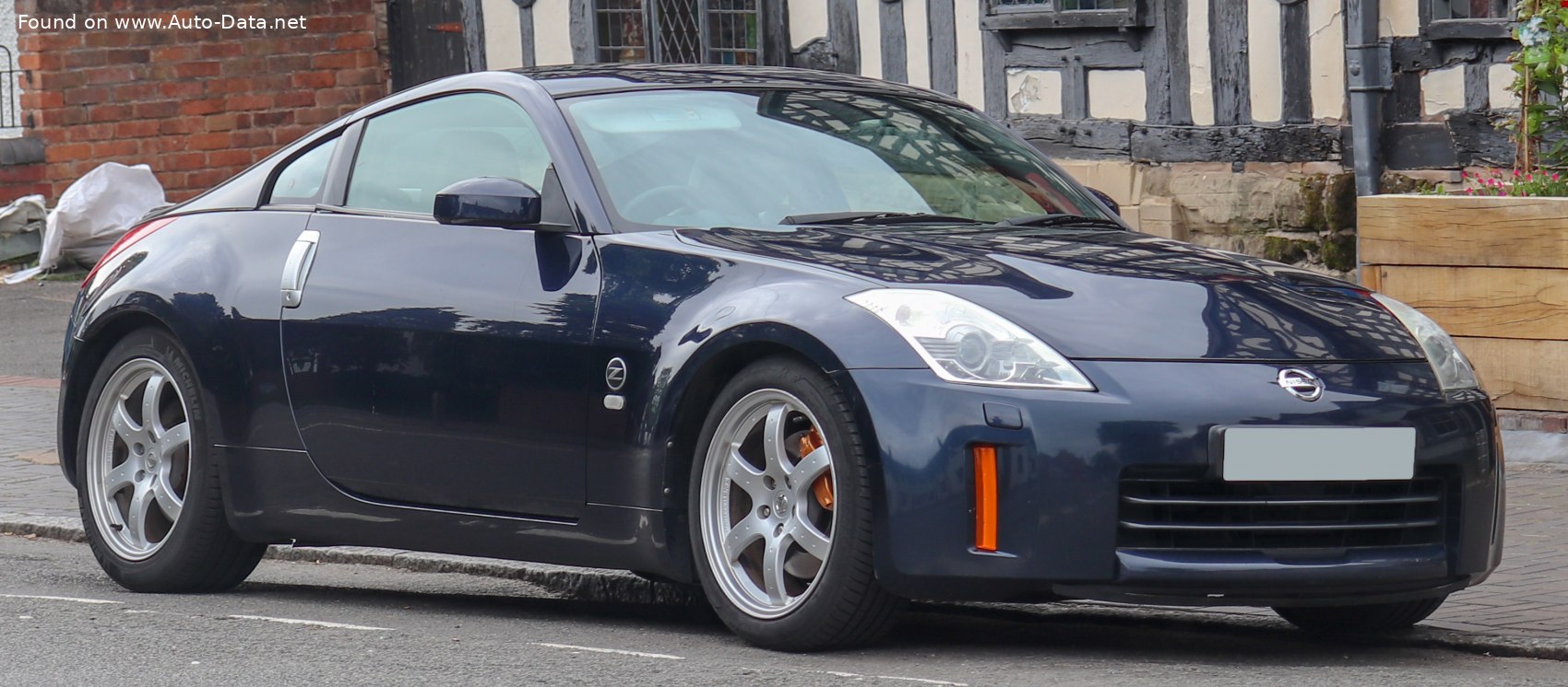 Specifications: Nissan 350Z (Z33, facelift 2007) 3.5 i V6 24V (300 Hp) Automatic 2007, 2008, 2009