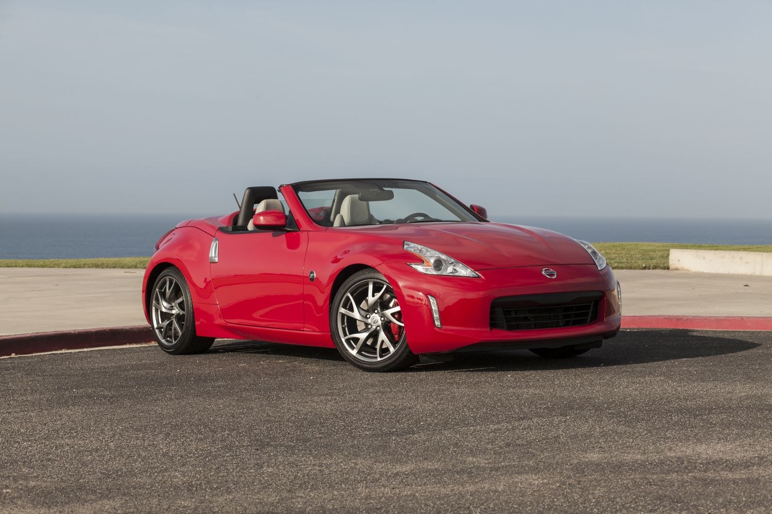 Specifications: Nissan 370Z Roadster (facelift 2012) 3.7 V6 (328 Hp) 2012, 2013, 2014, 2015, 2016, 2017
