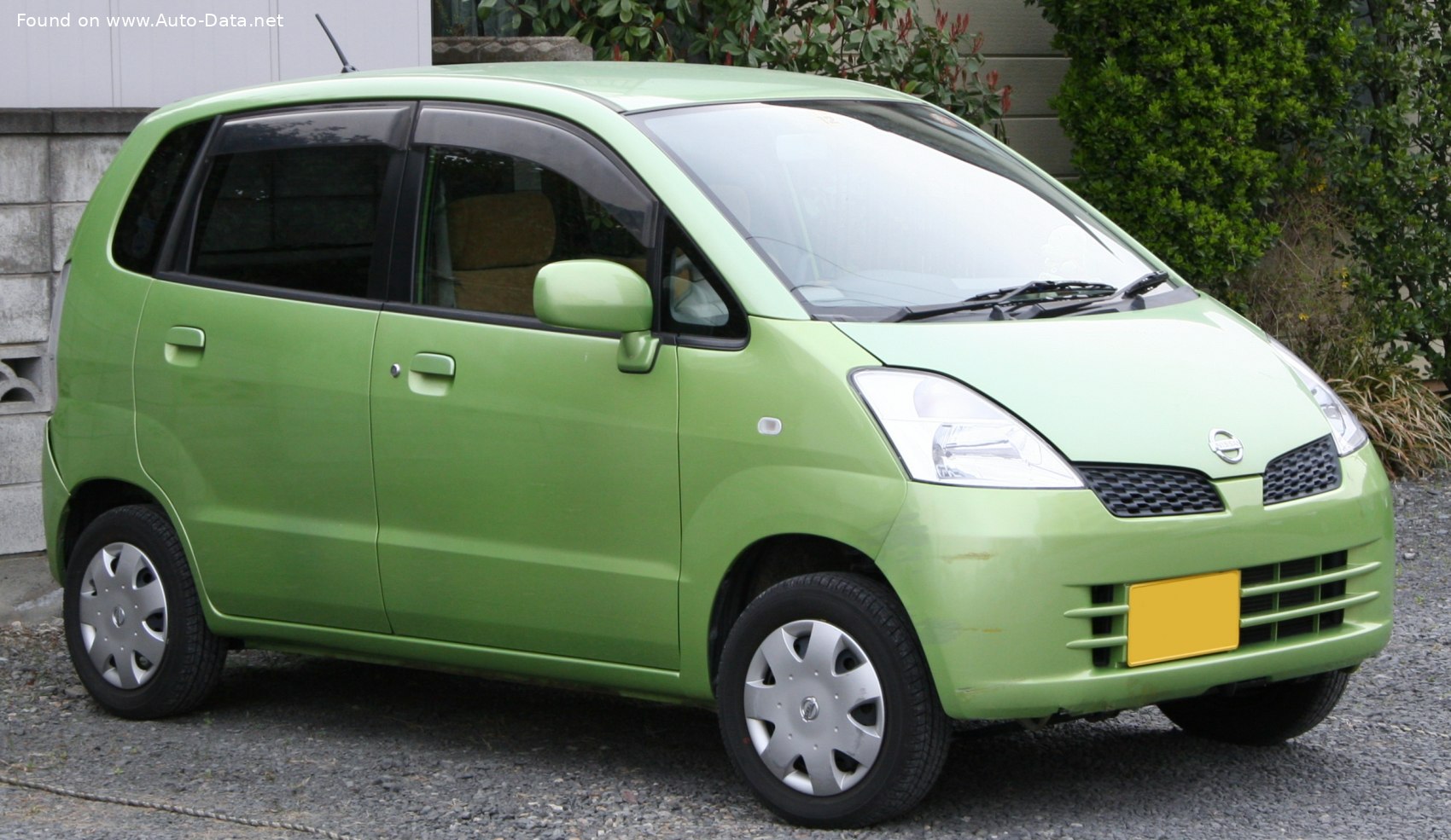 Specifications: Nissan Moco 0.7 i 12V (54 Hp) 2001, 2002, 2003, 2004, 2005, 2006