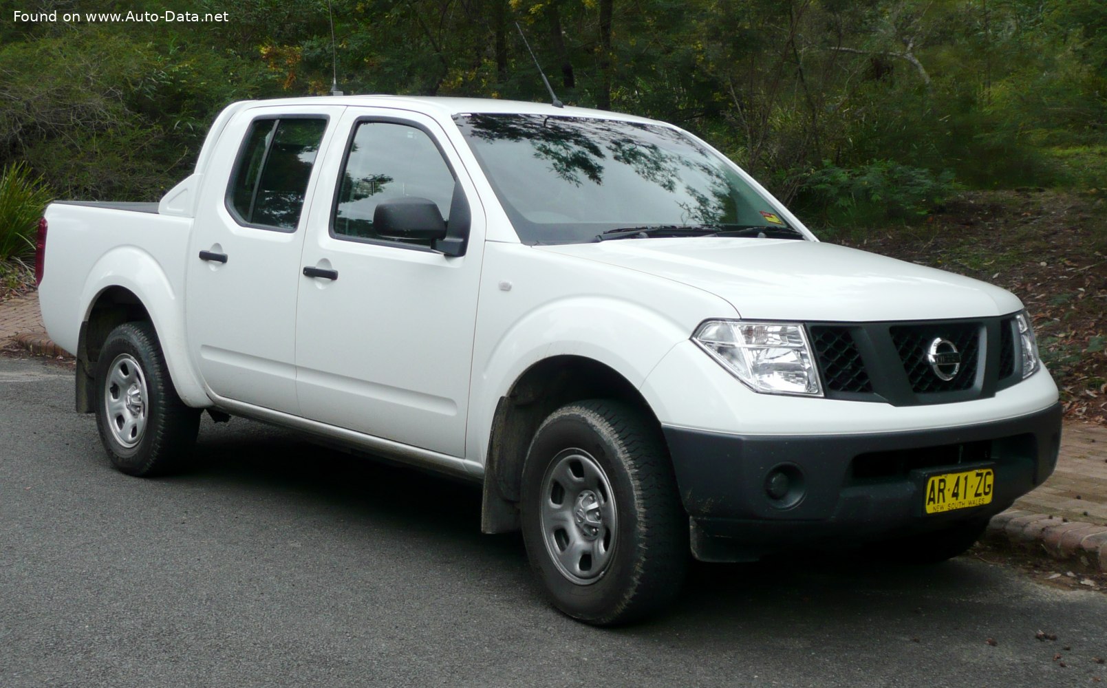 Specifications: Nissan Navara III (D40) 2.5 dCi Double Cab (174 Hp) 4WD Automatic 2005, 2006, 2007