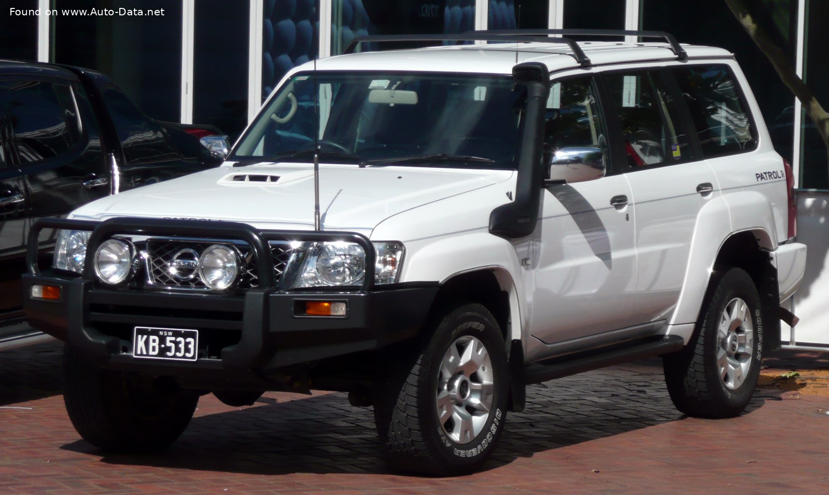 Specifications: Nissan Patrol V 5-door (Y61, facelift 2004) 4.5 (197 Hp) 4×4 2004, 2005, 2006, 2007, 2008, 2009, 2010