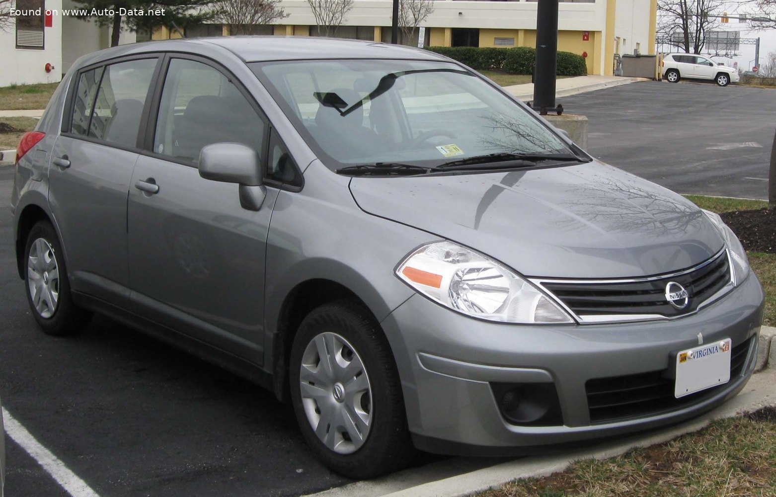 Specifications: Nissan Versa Hatch 1.8 (122 Hp) 2006, 2007, 2008, 2009, 2010, 2011