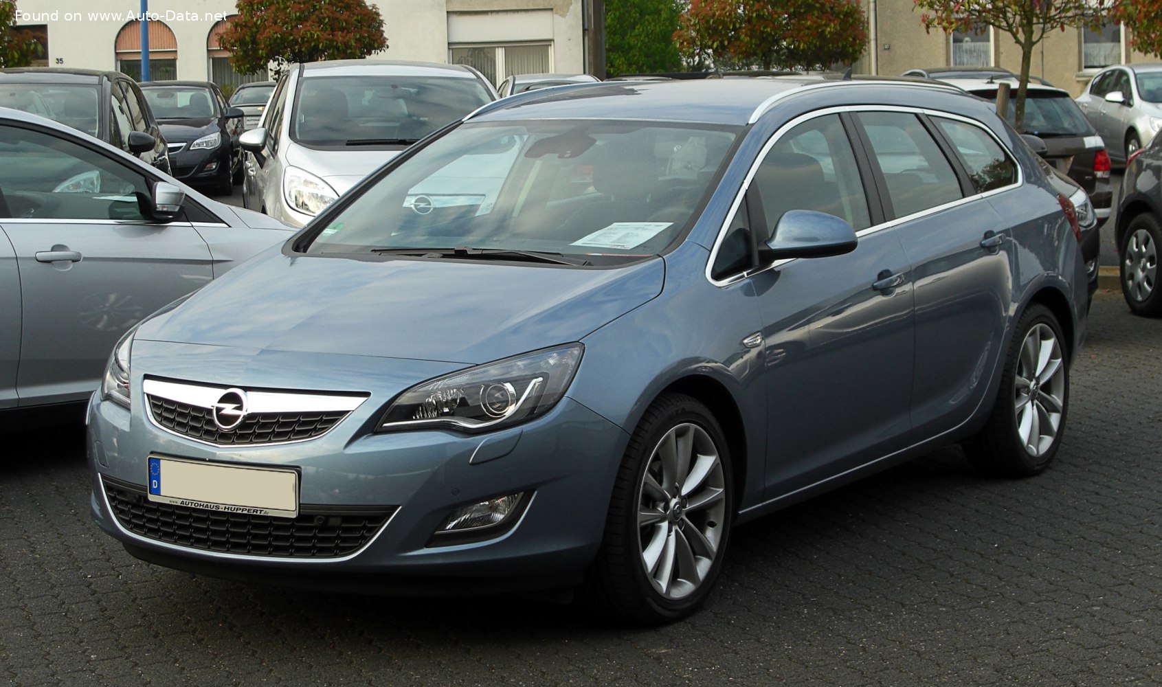 Specifications: Opel Astra J Sports Tourer 2.0 CDTI (160 Hp) Automatic 2010, 2011, 2012