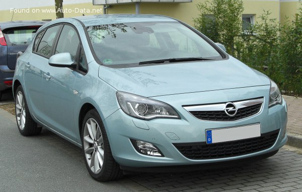 2010 Opel Astra J - Photo 1