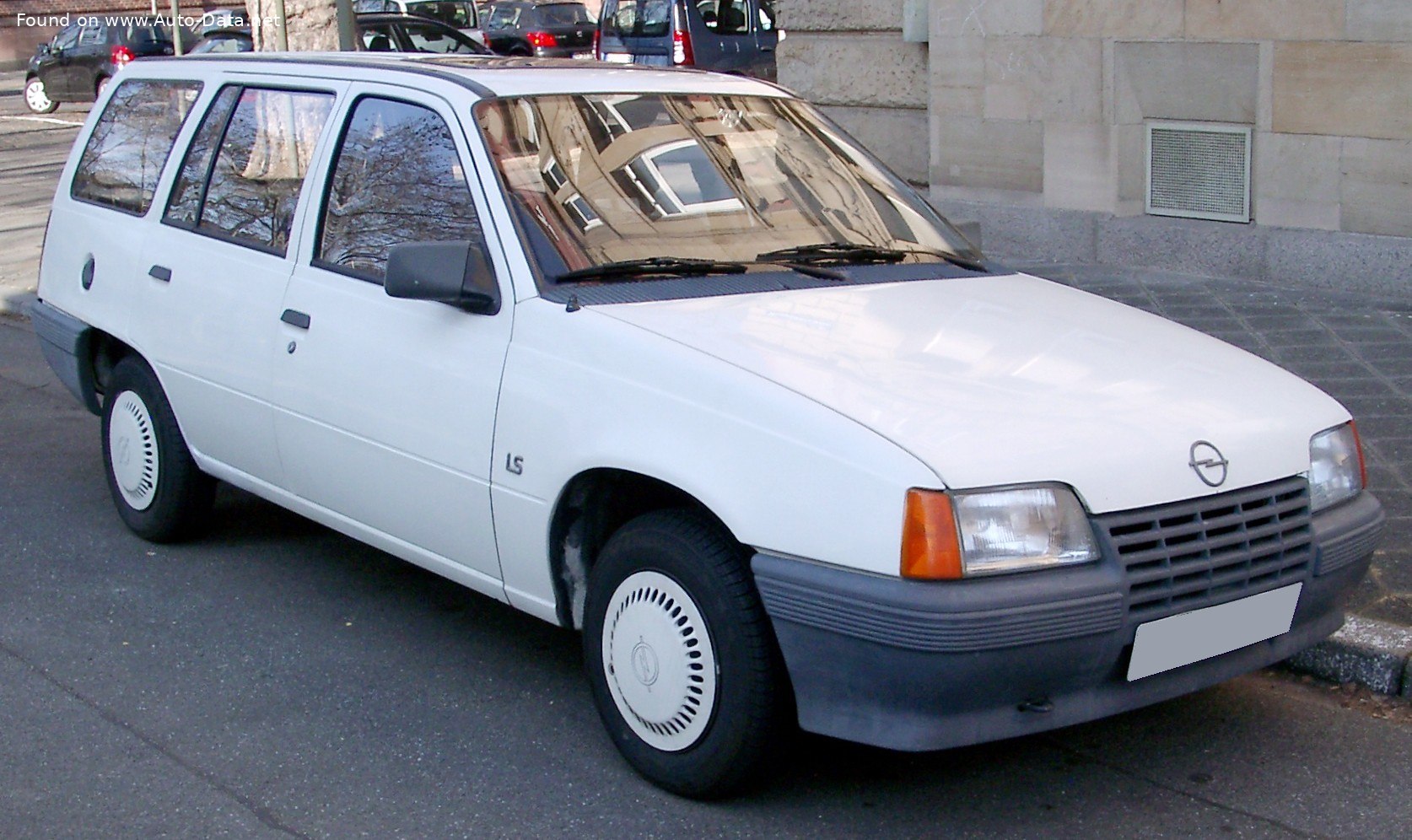 Specifications: Opel Kadett E Caravan 1.3 S (75 Hp) 1984, 1985, 1986
