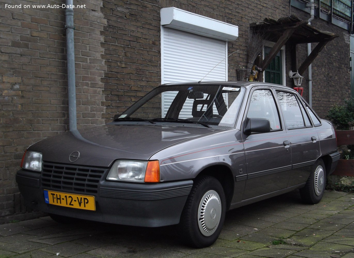 Specifications: Opel Kadett E 1.8i (100 Hp) 1985, 1986