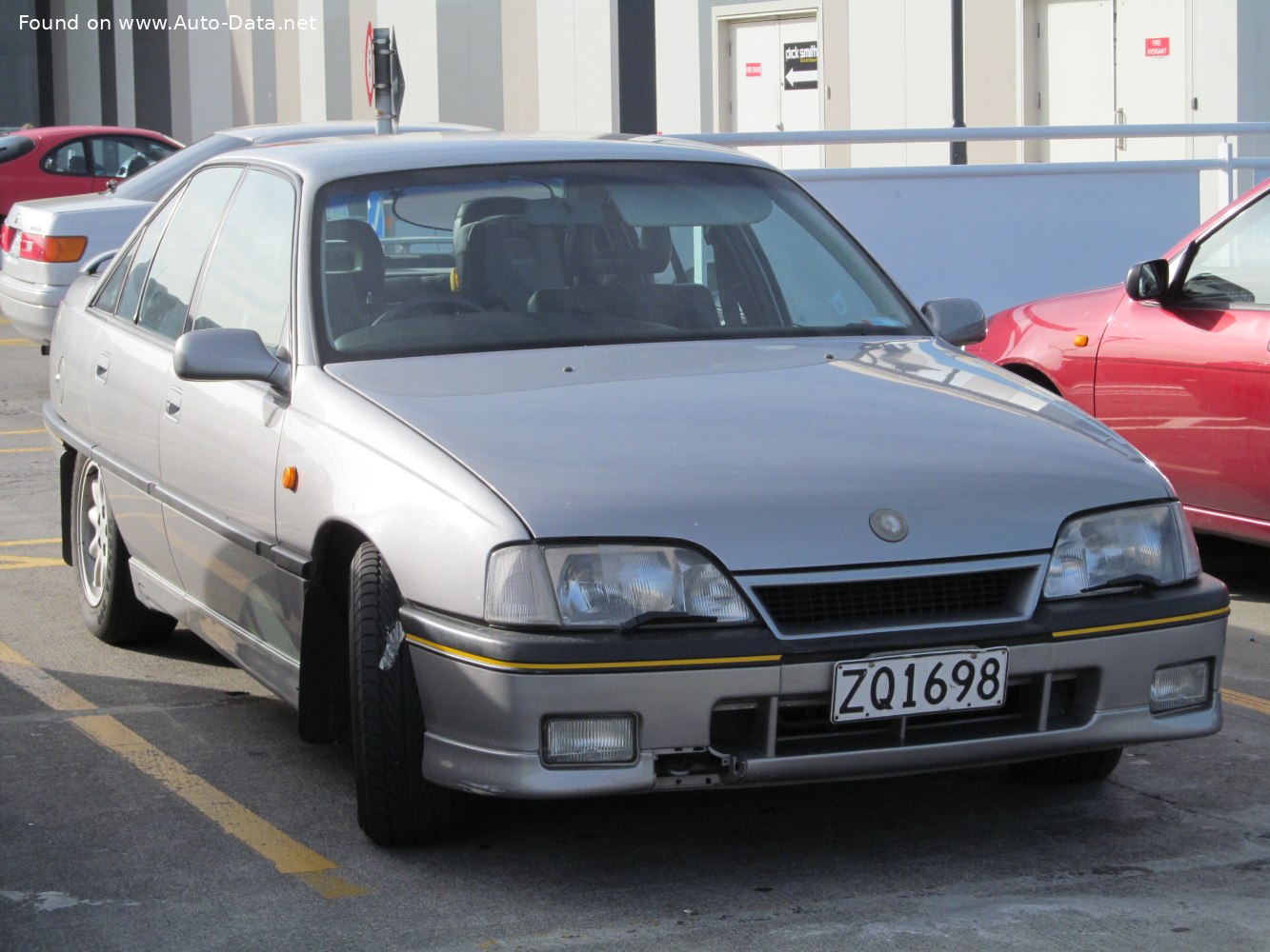 Specifications: Opel Omega A 1.8 (90 Hp) 1986, 1987