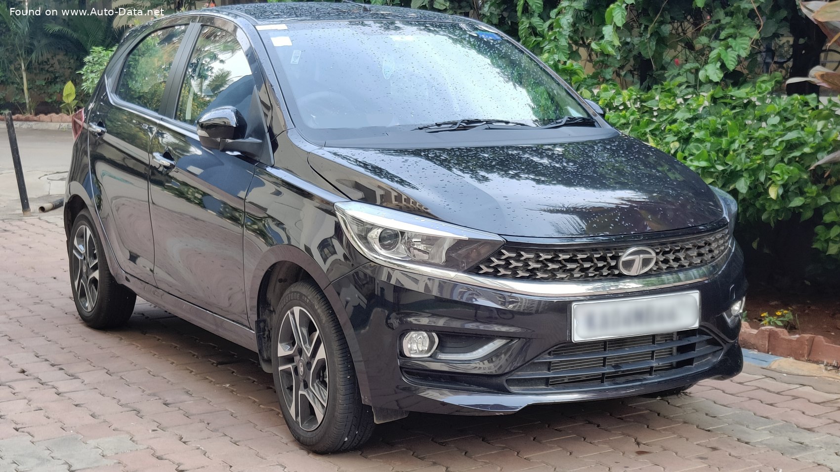 Specifications: Tata Tiago (facelift 2020) EV 24 kWh (75 Hp) 2022, 2023, 2024, 2025