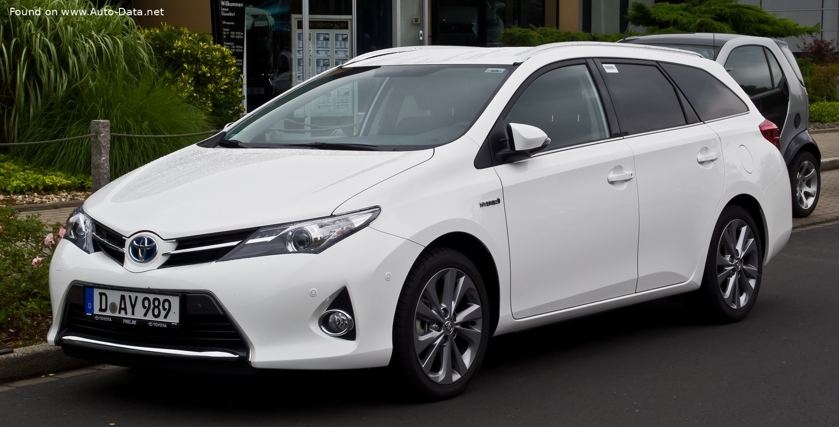 Specifications: Toyota Auris II Touring Sports 2.0 D-4D (124 Hp) DPF 2012, 2013, 2014, 2015