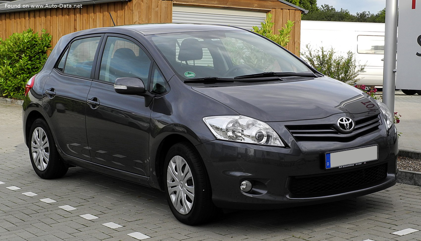 Specifications: Toyota Auris (facelift 2010) 1.33 VVT-i (99 Hp) 2010, 2011, 2012