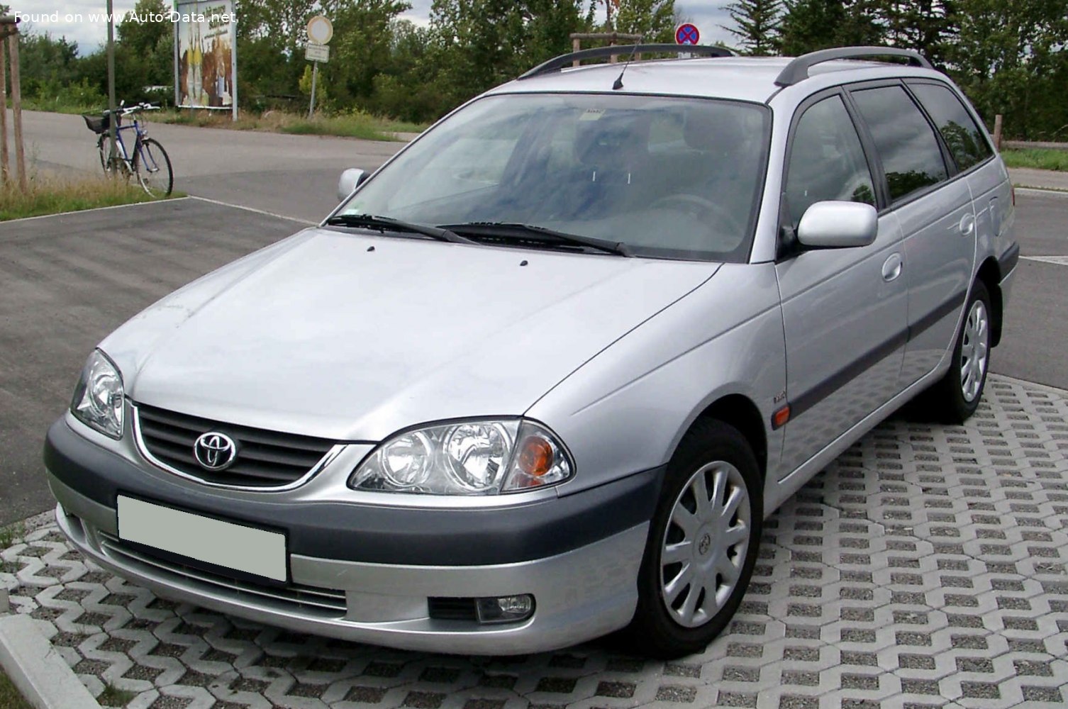 Specifications: Toyota Avensis  Wagon (T22) 2.0 TD (90 Hp) 1997, 1998, 1999, 2000, 2001, 2002, 2003
