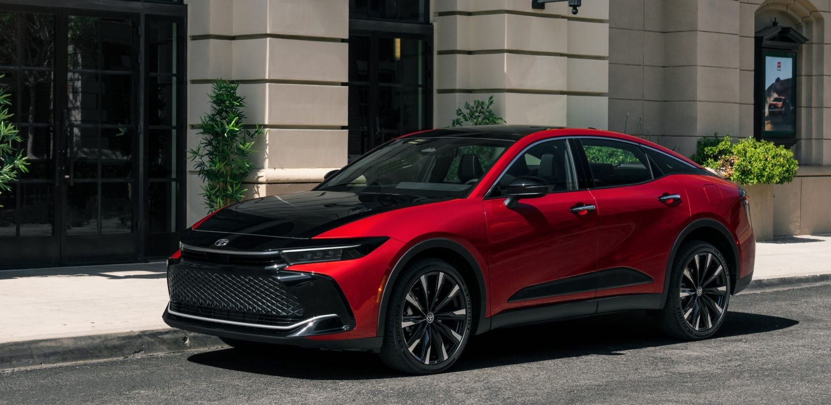 Specifications: Toyota Crown XVI (S235) 2.5 D-4S (234 Hp) Hybrid E-Four e-CVT 2022, 2023, 2024, 2025