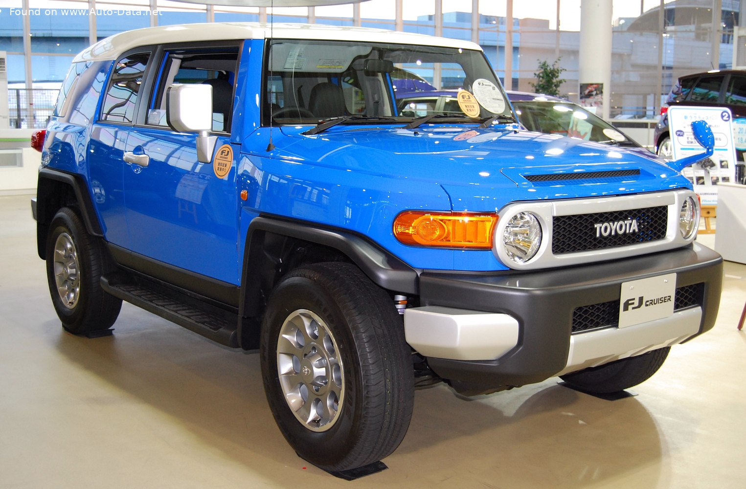 Specifications: Toyota FJ Cruiser 4.0 V6 (260 Hp) 4WD Automatic 2010, 2011, 2012, 2013, 2014