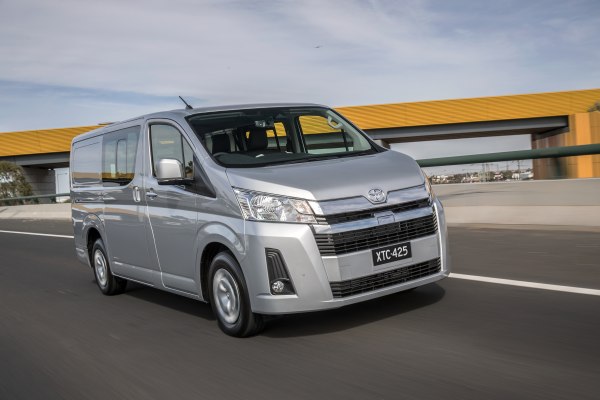 2019 Toyota HiAce VI (H300) Crew Van L1H1 - Photo 1