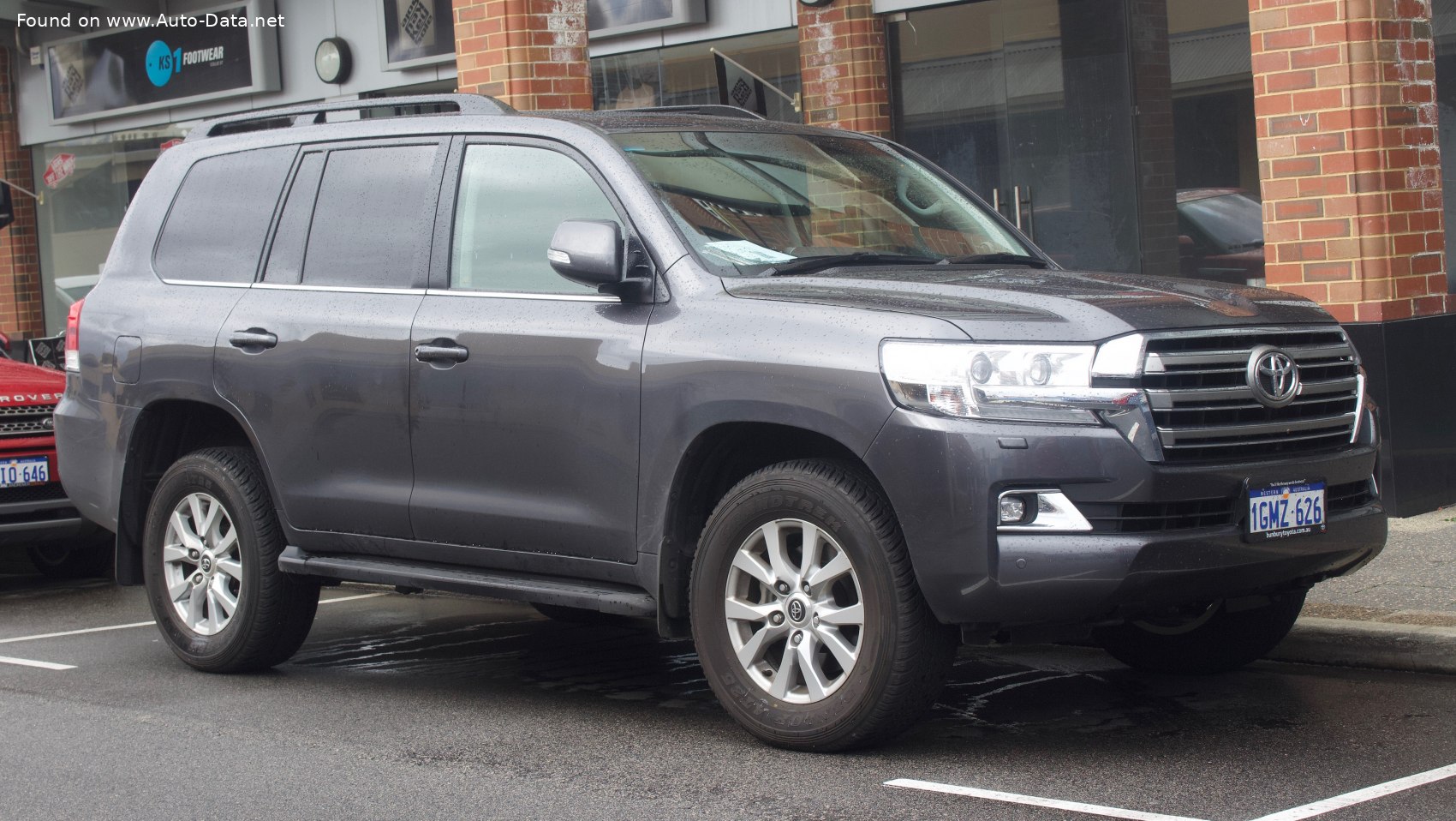 Specifications: Toyota Land Cruiser (J200, facelift 2015) 5.7 V8 (381 Hp) AWD Automatic 2015, 2016, 2017, 2018, 2019, 2020, 2021