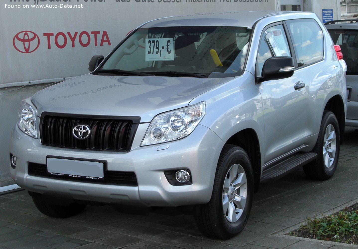 Specifications: Toyota Land Cruiser Prado (J150) 3-door 3.0 D-4D (173 Hp) 4WD Automatic 2009, 2010