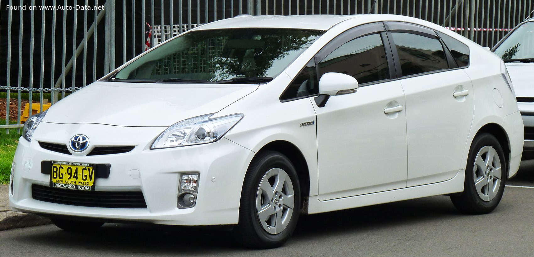 Specifications: Toyota Prius III (ZVW30) 1.8 VVT-i (136 Hp) Hybrid e-CVT 2009, 2010, 2011, 2012