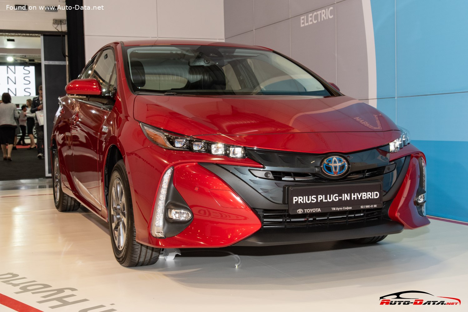 Specifications: Toyota Prius IV (XW50) 1.8 (122 Hp) Plug-in Hybrid e-CVT 2016, 2017, 2018