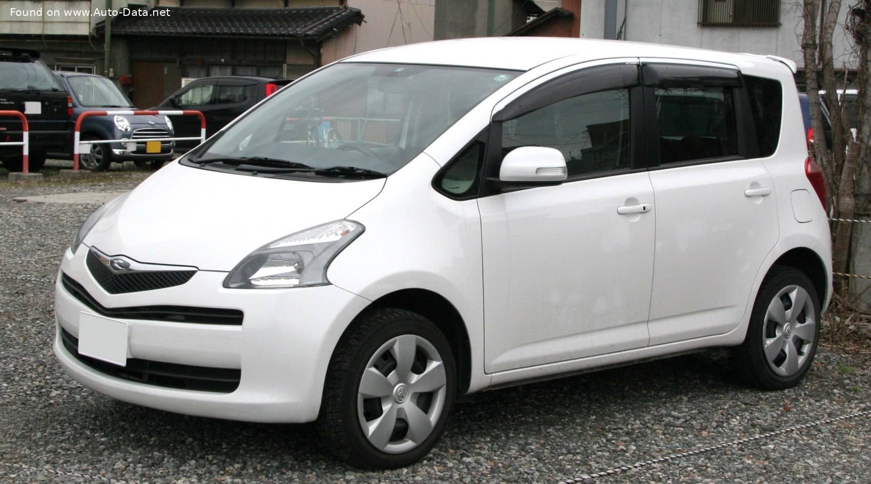 Specifications: Toyota Ractis I 1.3i (87 Hp) 2005, 2006, 2007, 2008, 2009, 2010
